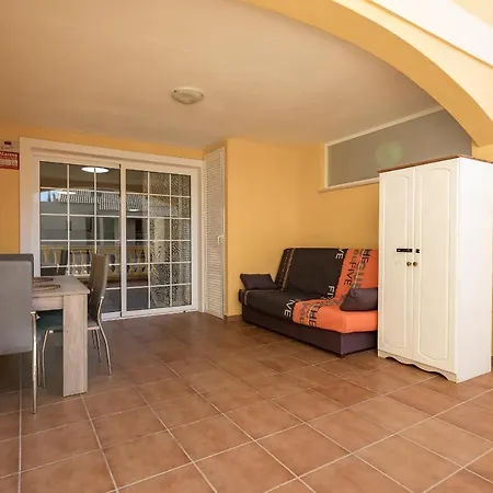 #bright Retreat With Lush Outdoor Space Apartamento